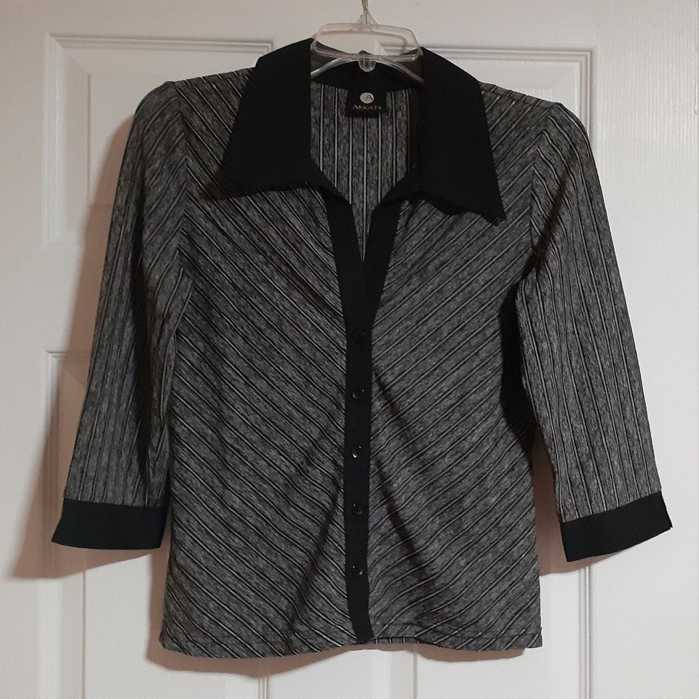 anxiety vintage Y2K career top button down shirt 3/4 sleeve black grey size S